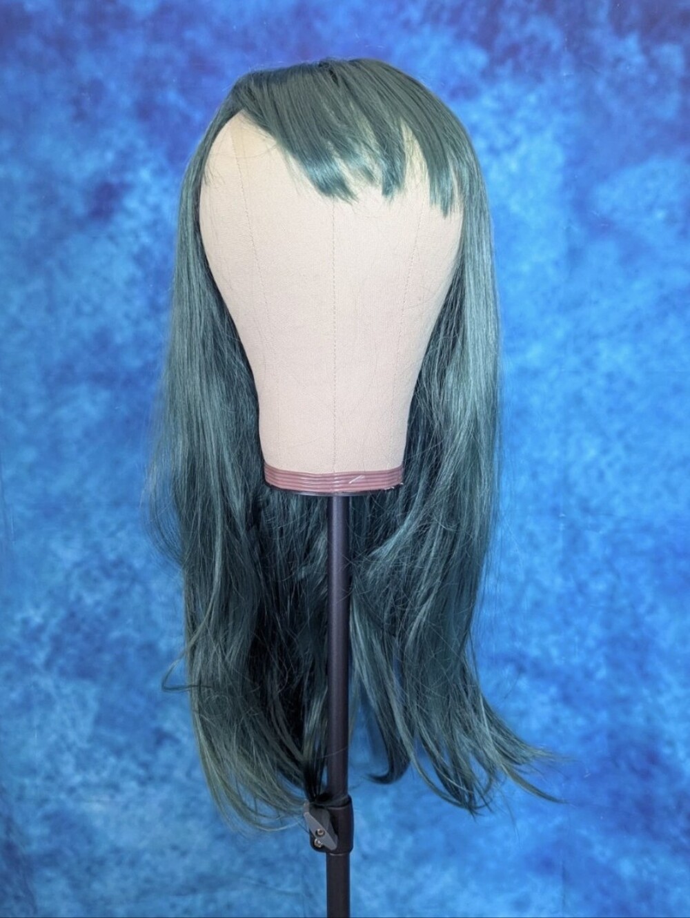 T Color Long Green Synthetic Wig With Bangs 24" New In Box With All Accessories
